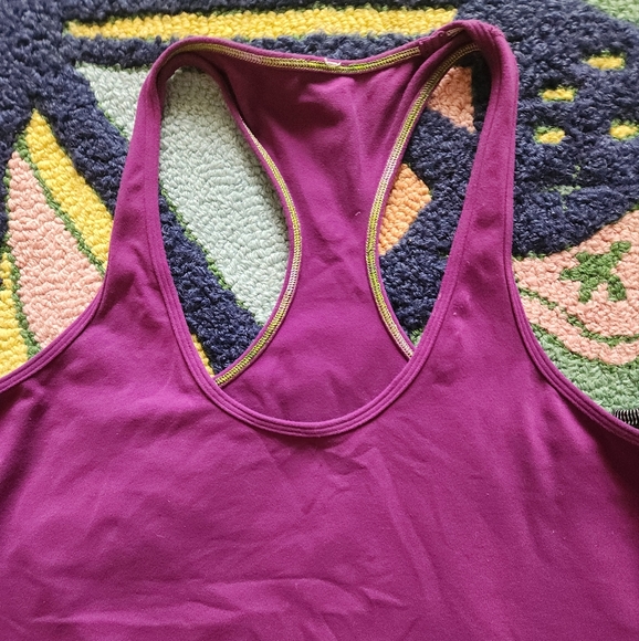 Lululemon tank bundle - Picture 4 of 4